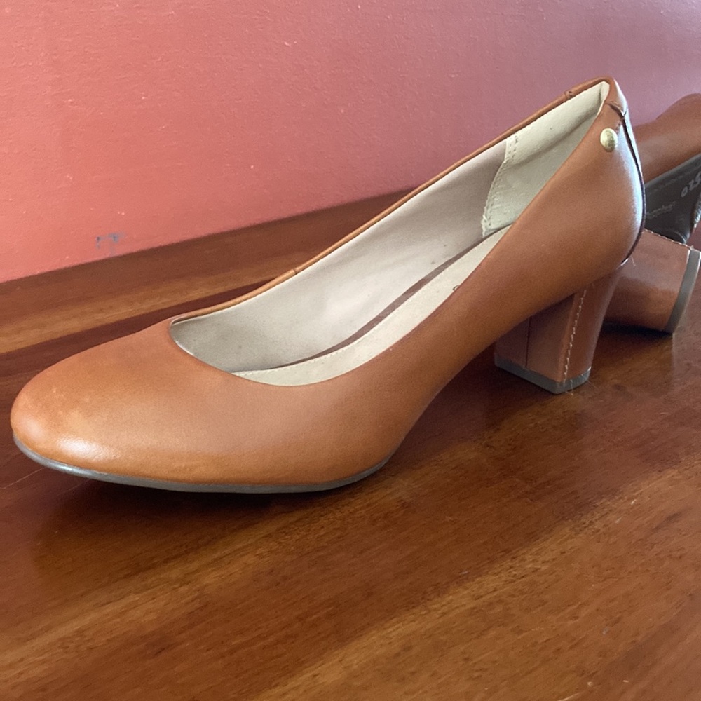 Leather Heels size 8 - Picture 5 of 9